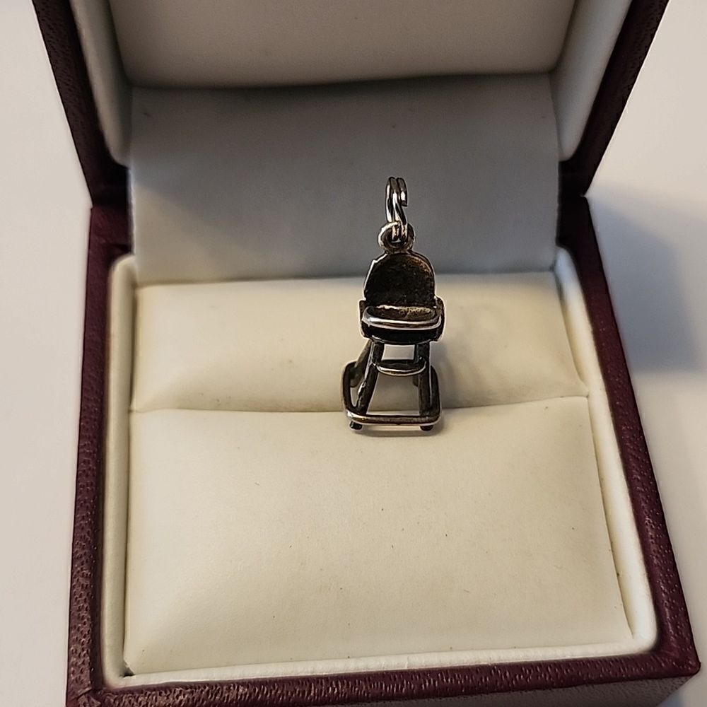 Vintage 925 Sterling Silver Sunwest Silver Inc. Child Chair Design Charm Pendant